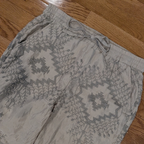 Johnny Was Gray Embroidered Jogger Pants Cupra Rayon Small - Picture 2 of 16